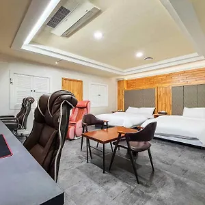 Hotel Carlton Juan Spacious Renovated Free Wifi