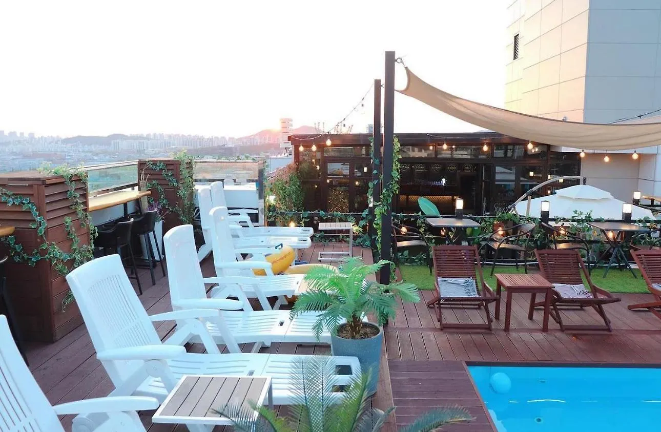 Gold Coast Hotel Инчон